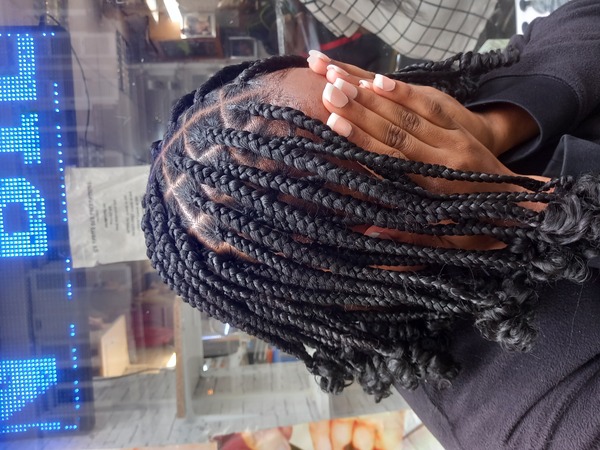 salon de coiffure afro tresse tresses box braids crochet braids vanilles tissages paris 75 77 78 91 92 93 94 95 MAGRFRMU
