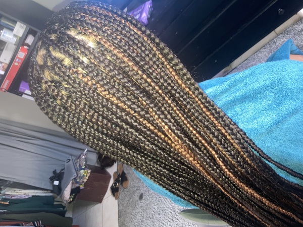 salon de coiffure afro tresse tresses box braids crochet braids vanilles tissages paris 75 77 78 91 92 93 94 95 MFMCWCNG
