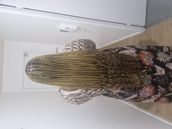 salon de coiffure afro tresse tresses box braids crochet braids vanilles tissages paris 75 77 78 91 92 93 94 95 LMVQCPDA