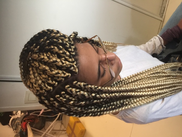 salon de coiffure afro tresse tresses box braids crochet braids vanilles tissages paris 75 77 78 91 92 93 94 95 MVBBTPQR