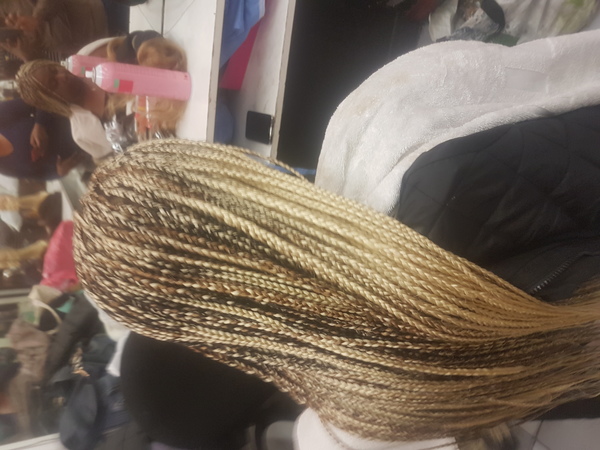 salon de coiffure afro tresse tresses box braids crochet braids vanilles tissages paris 75 77 78 91 92 93 94 95 RUVMBHFU