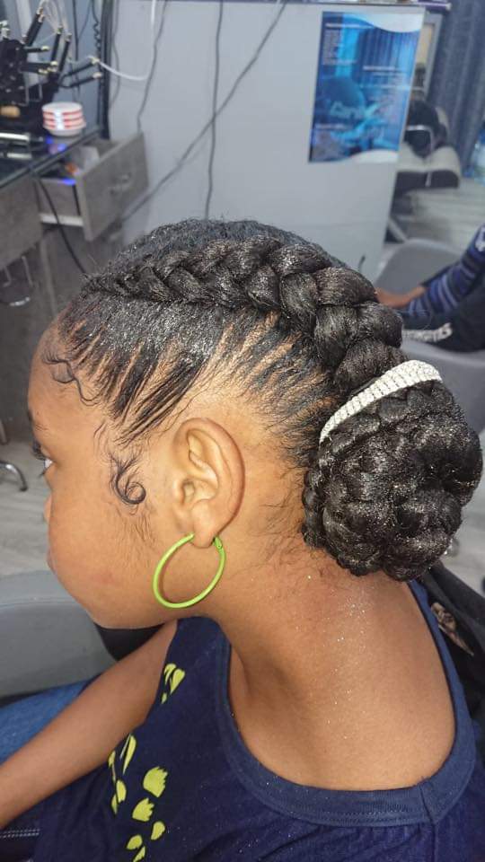 Ma Coiffeuse Afro Reservez Un Coiffeur Afro 7j 7