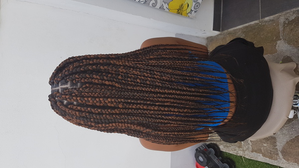 salon de coiffure afro tresse tresses box braids crochet braids vanilles tissages paris 75 77 78 91 92 93 94 95 JKDJTGIV