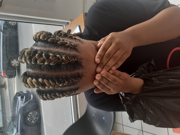salon de coiffure afro tresse tresses box braids crochet braids vanilles tissages paris 75 77 78 91 92 93 94 95 CEIEXBTU