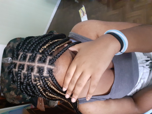 salon de coiffure afro tresse tresses box braids crochet braids vanilles tissages paris 75 77 78 91 92 93 94 95 HGQRETRI