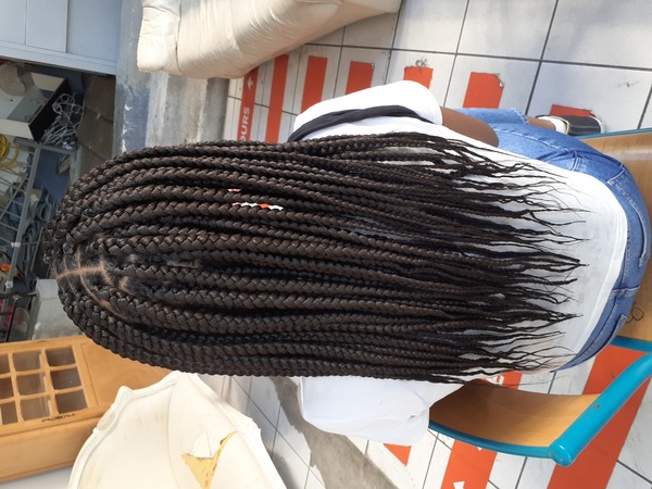salon de coiffure afro tresse tresses box braids crochet braids vanilles tissages paris 75 77 78 91 92 93 94 95 AHJMJKAQ