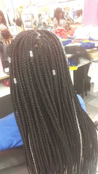 salon de coiffure afro tresse tresses box braids crochet braids vanilles tissages paris 75 77 78 91 92 93 94 95 VFRLLRNT