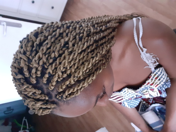 salon de coiffure afro tresse tresses box braids crochet braids vanilles tissages paris 75 77 78 91 92 93 94 95 XROMKGPM