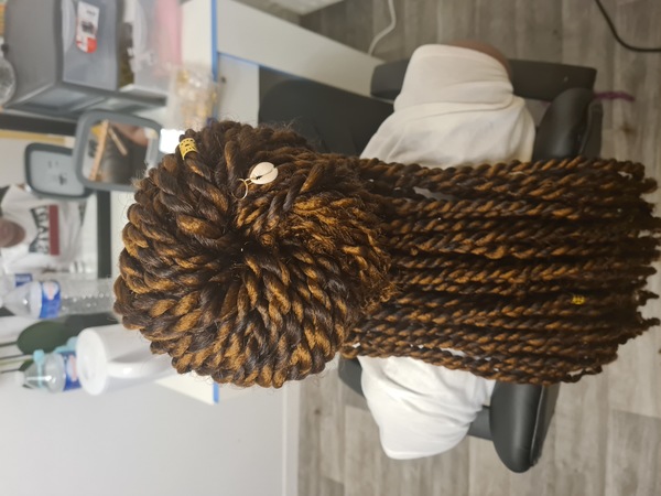 salon de coiffure afro tresse tresses box braids crochet braids vanilles tissages paris 75 77 78 91 92 93 94 95 SFCHQMDE
