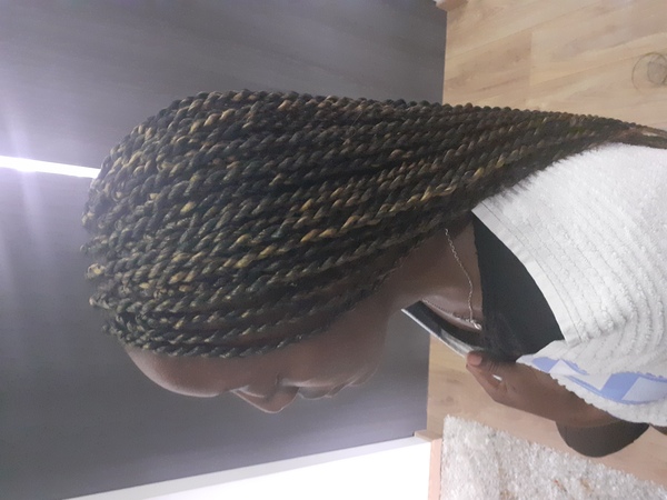 salon de coiffure afro tresse tresses box braids crochet braids vanilles tissages paris 75 77 78 91 92 93 94 95 RFBHGKMX