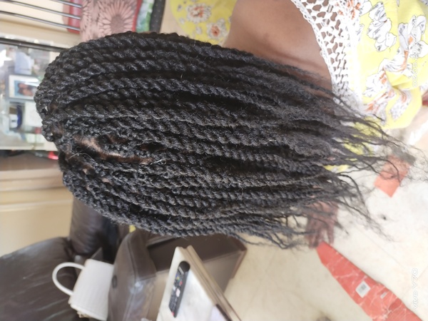 salon de coiffure afro tresse tresses box braids crochet braids vanilles tissages paris 75 77 78 91 92 93 94 95 LKUAECIL