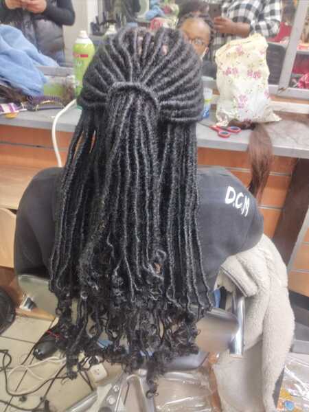 salon de coiffure afro tresse tresses box braids crochet braids vanilles tissages paris 75 77 78 91 92 93 94 95 PYDRZFSR