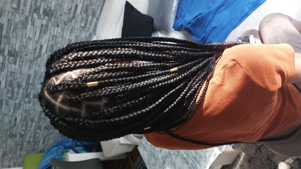 salon de coiffure afro tresse tresses box braids crochet braids vanilles tissages paris 75 77 78 91 92 93 94 95 SNEKBFRC